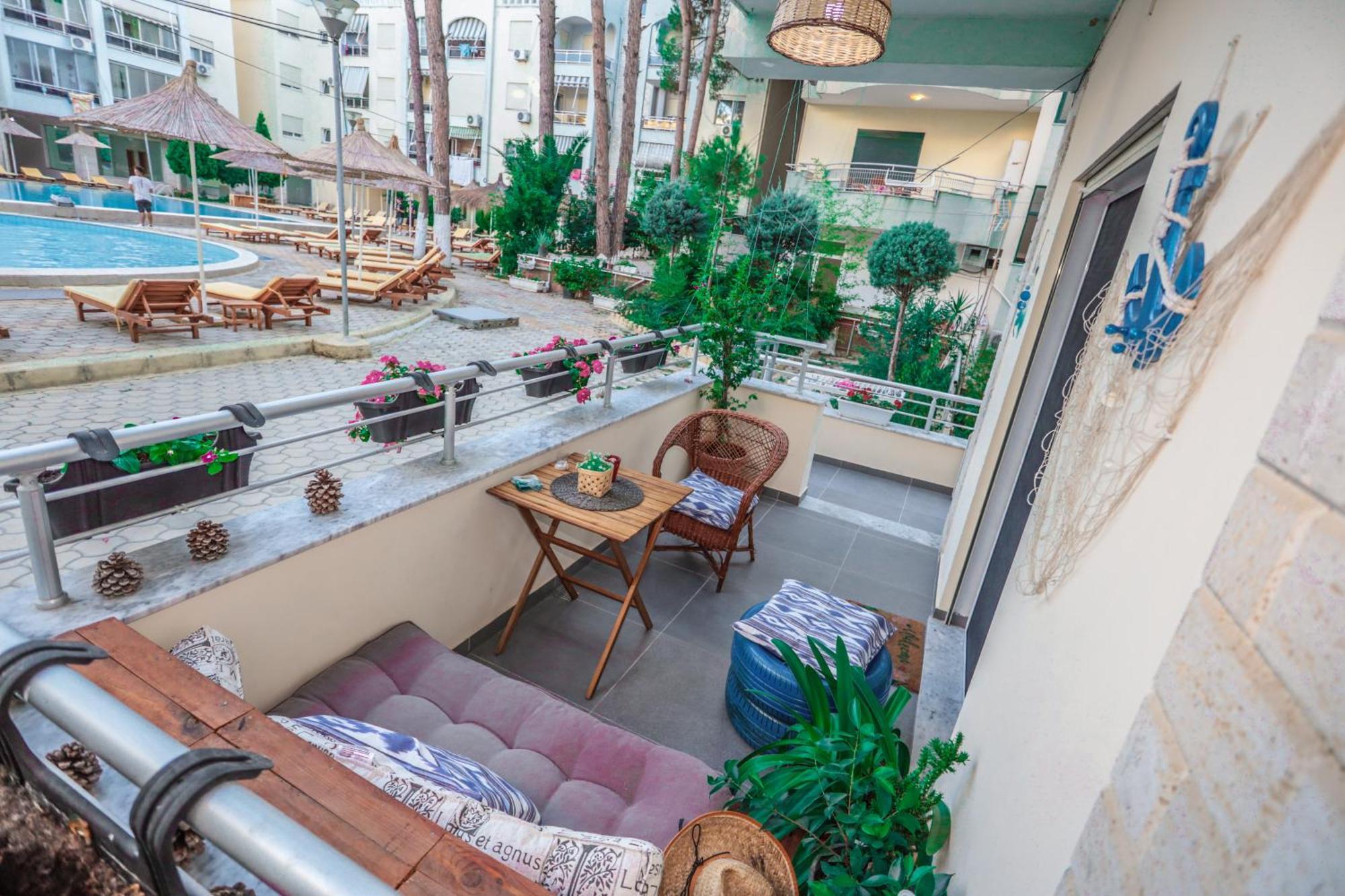 Costal Charm Апартаменты Голем