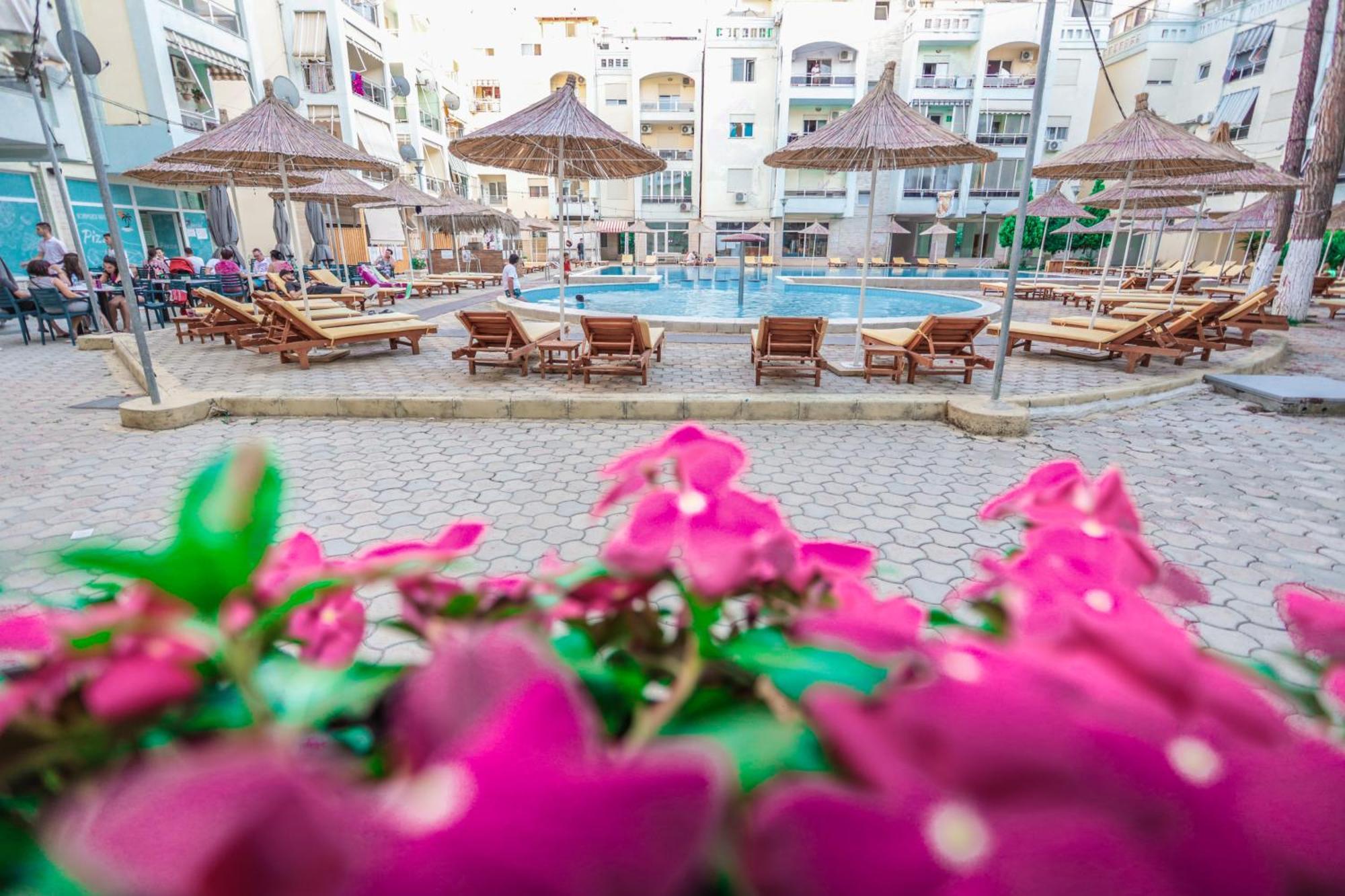 Апартаменти Costal Charm Голем